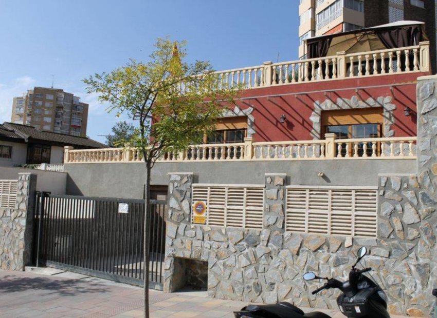 Herverkoop - Villa - Benidorm - Poniente