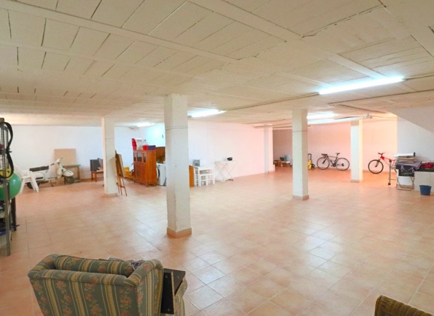 Herverkoop - Villa - Benidorm - Urbanizaciones