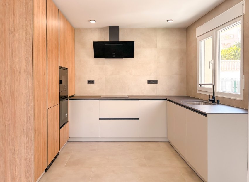 Herverkoop - Villa - El Campello - Pueblo Acantilado - Venta Lanuza