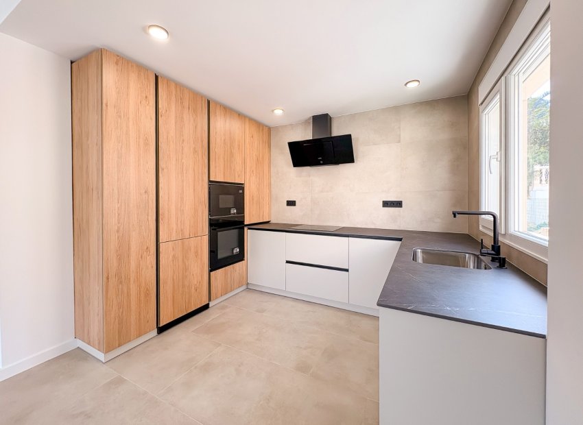 Herverkoop - Villa - El Campello - Pueblo Acantilado - Venta Lanuza