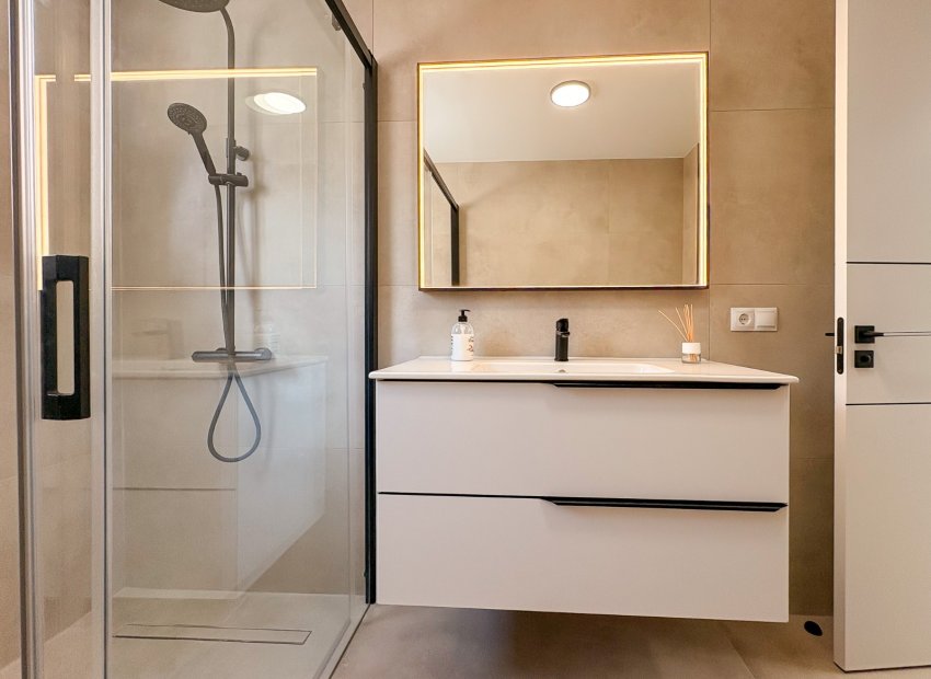 Herverkoop - Villa - El Campello - Pueblo Acantilado - Venta Lanuza