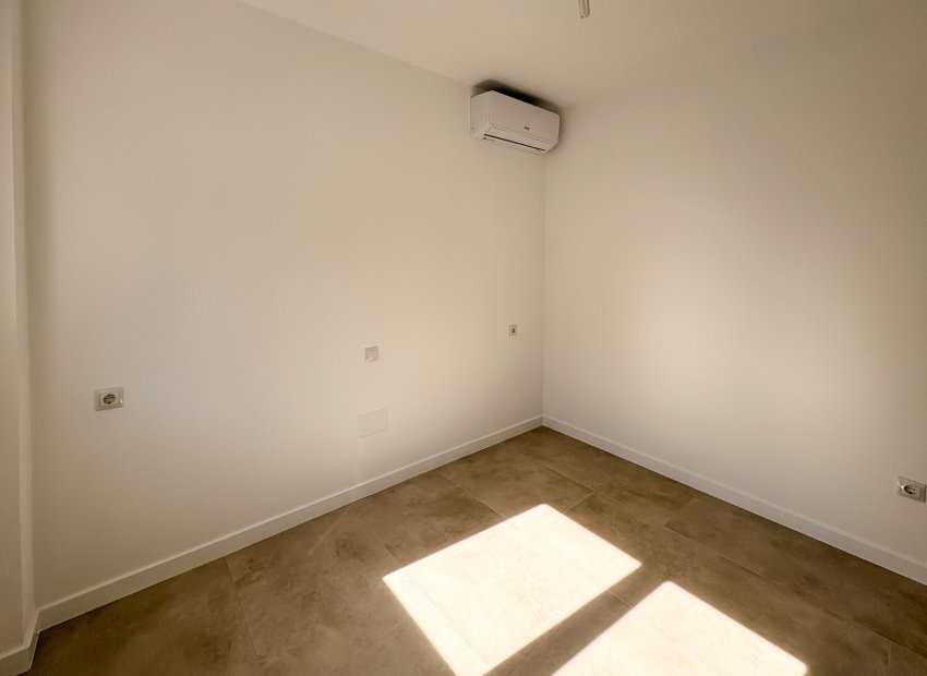 Herverkoop - Villa - El Campello - Pueblo Acantilado - Venta Lanuza