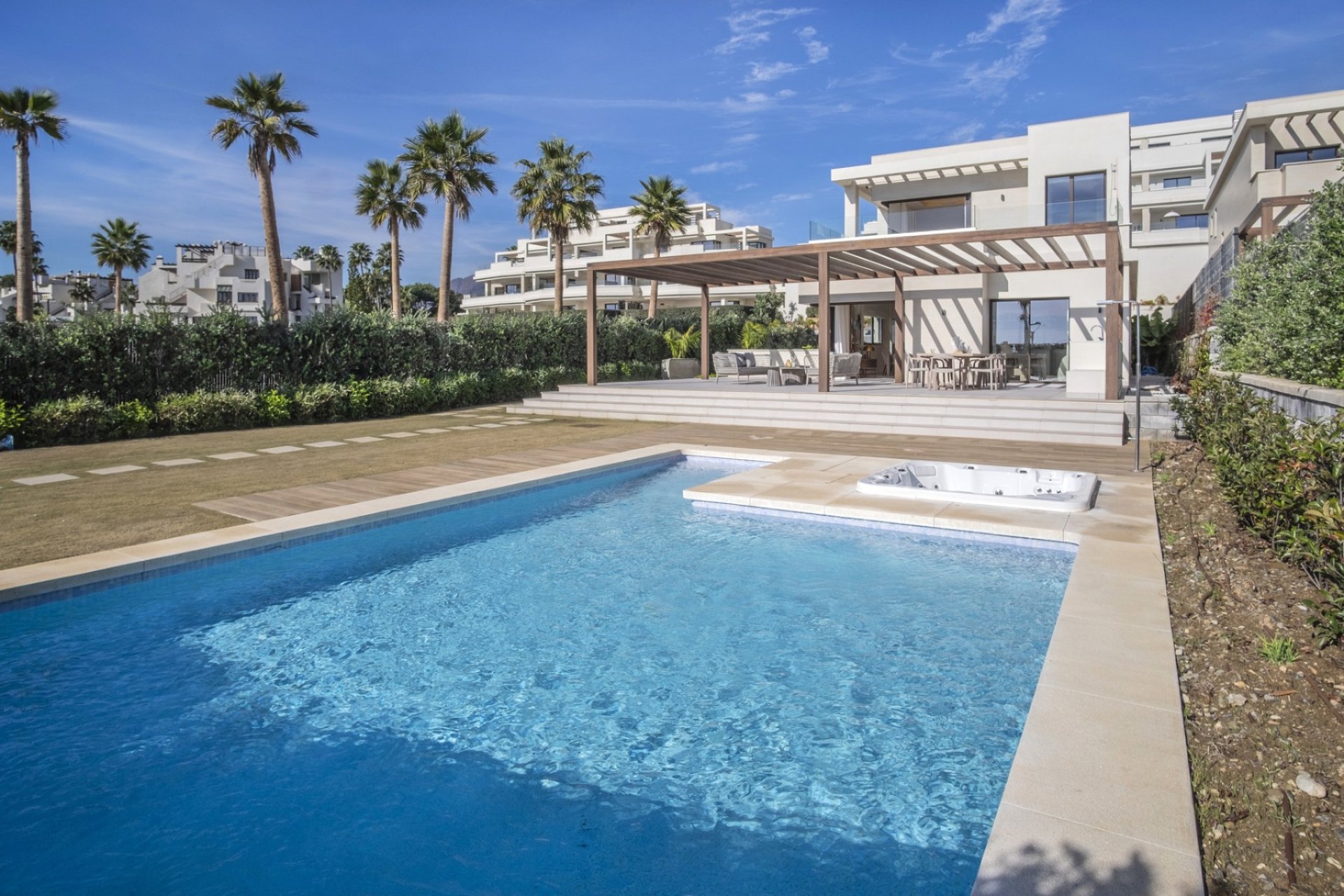 Herverkoop - Villa - Estepoa - New Golden Mile
