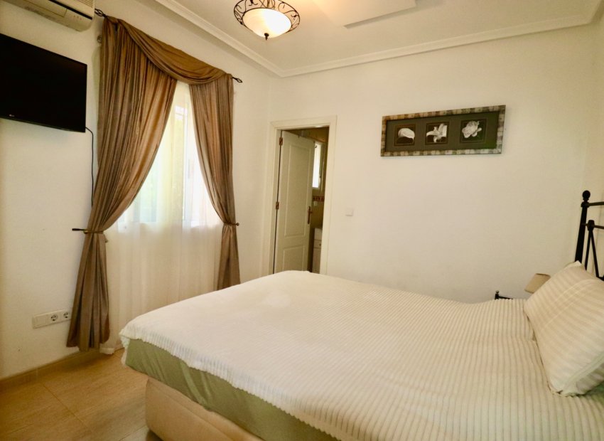 Herverkoop - Villa - Guardamar del Segura - El Raso