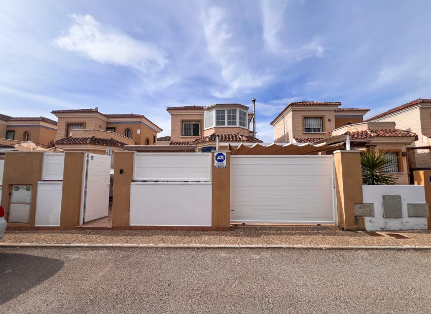 Herverkoop - Villa - Guardamar del Segura - El Raso