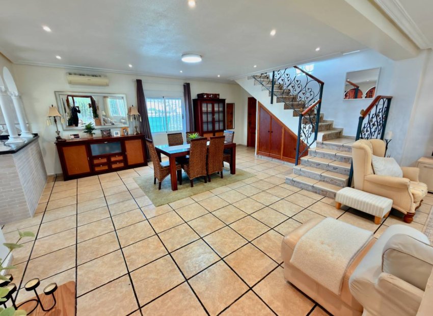 Herverkoop - Villa - Hondón de los Fráiles