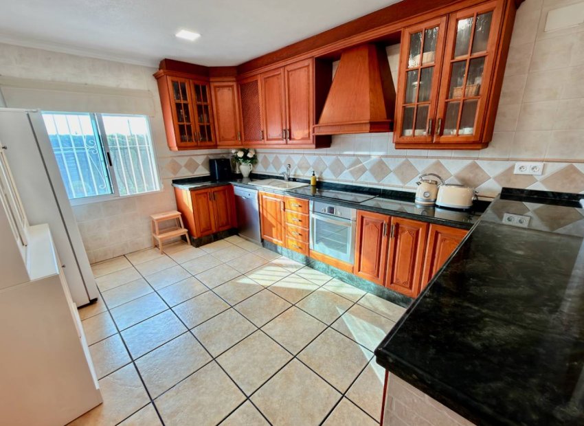 Herverkoop - Villa - Hondón de los Fráiles