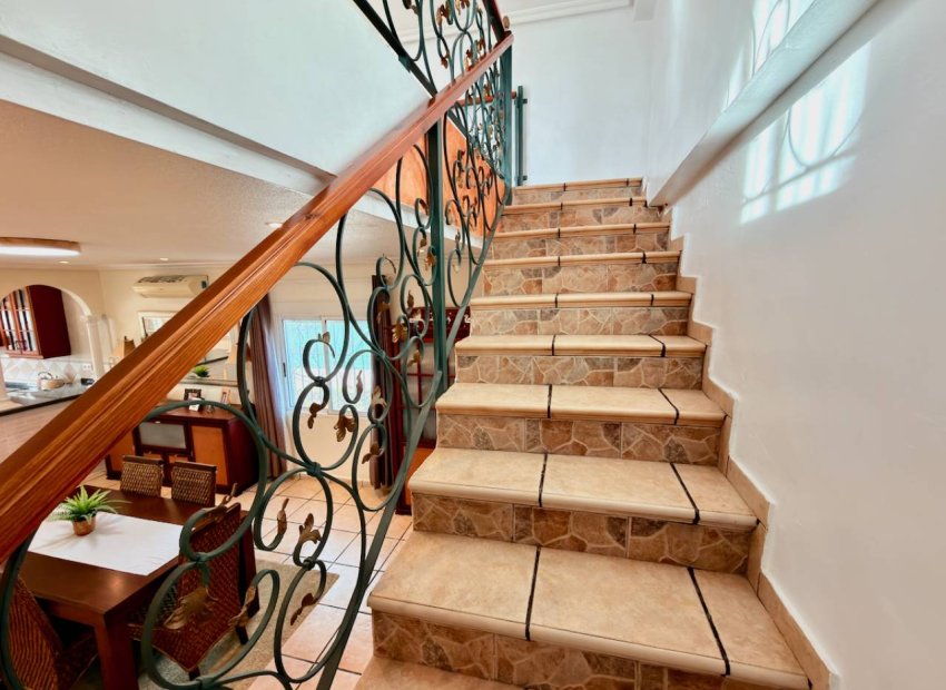 Herverkoop - Villa - Hondón de los Fráiles