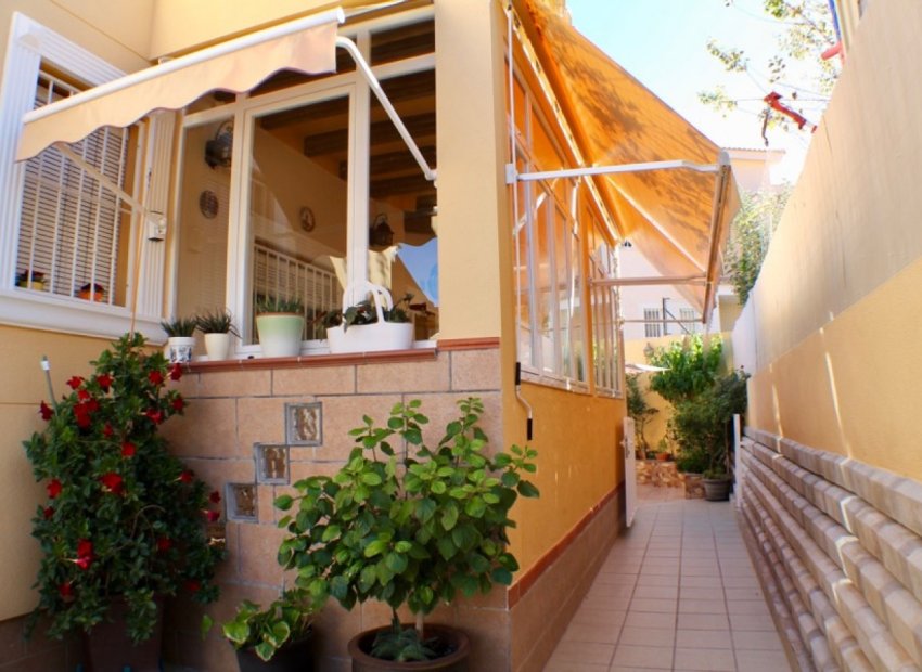 Herverkoop - Villa - La Nucía - Urbanisations