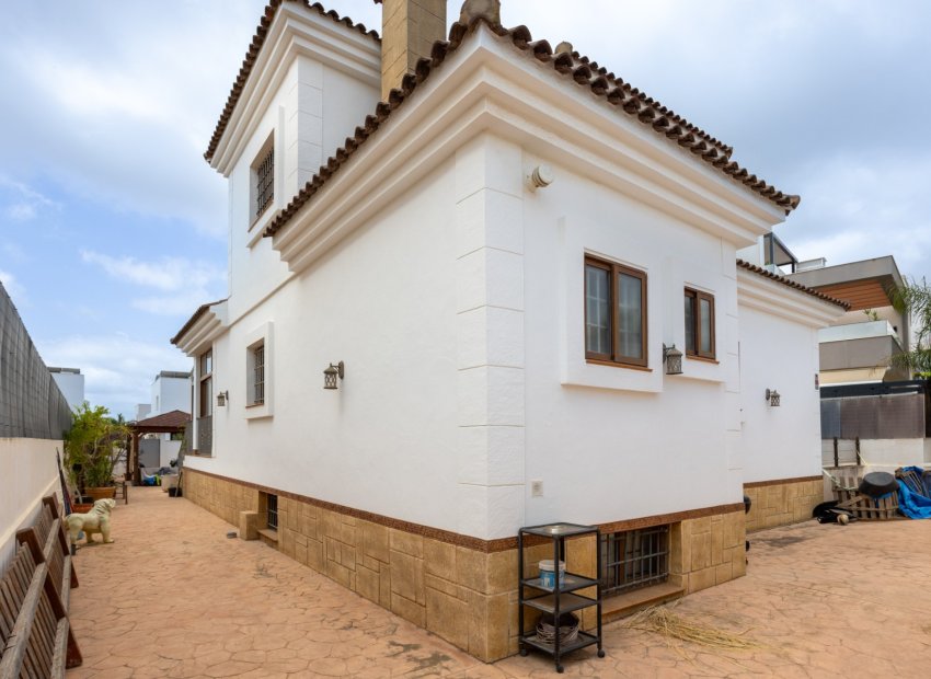 Herverkoop - Villa - Los Montesinos - La Herrada