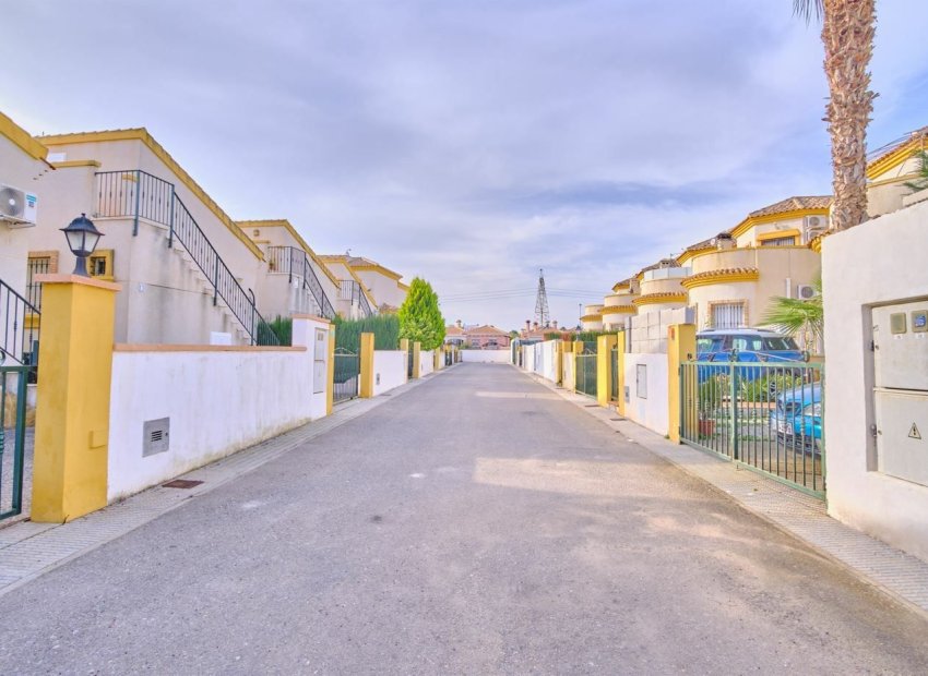 Herverkoop - Villa - Los Montesinos - La Herrada