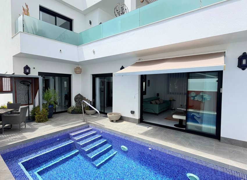 Herverkoop - Villa - Los Montesinos - La Herrada