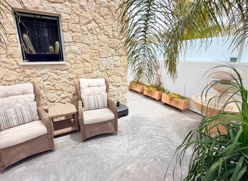 Herverkoop - Villa - Los Montesinos - La Herrada