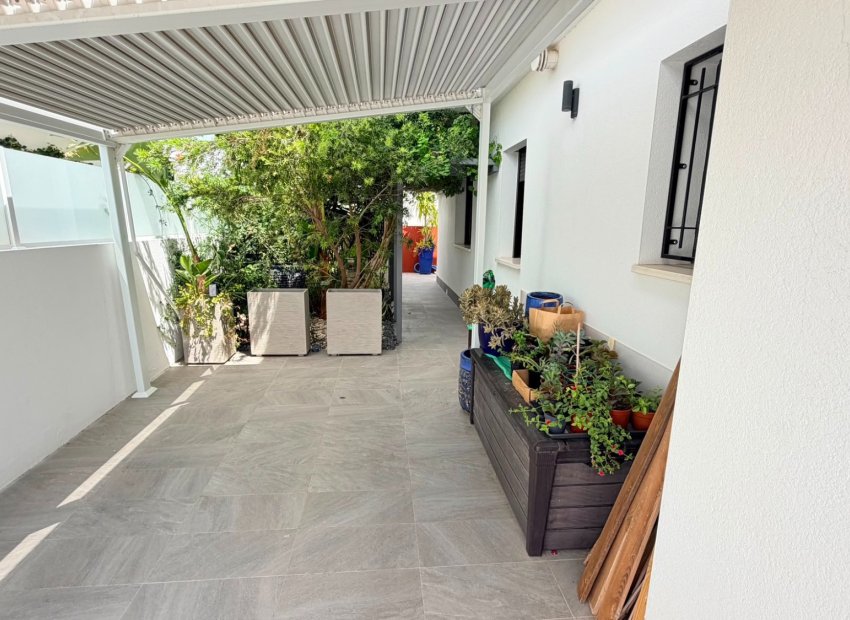 Herverkoop - Villa - Los Montesinos - La Herrada