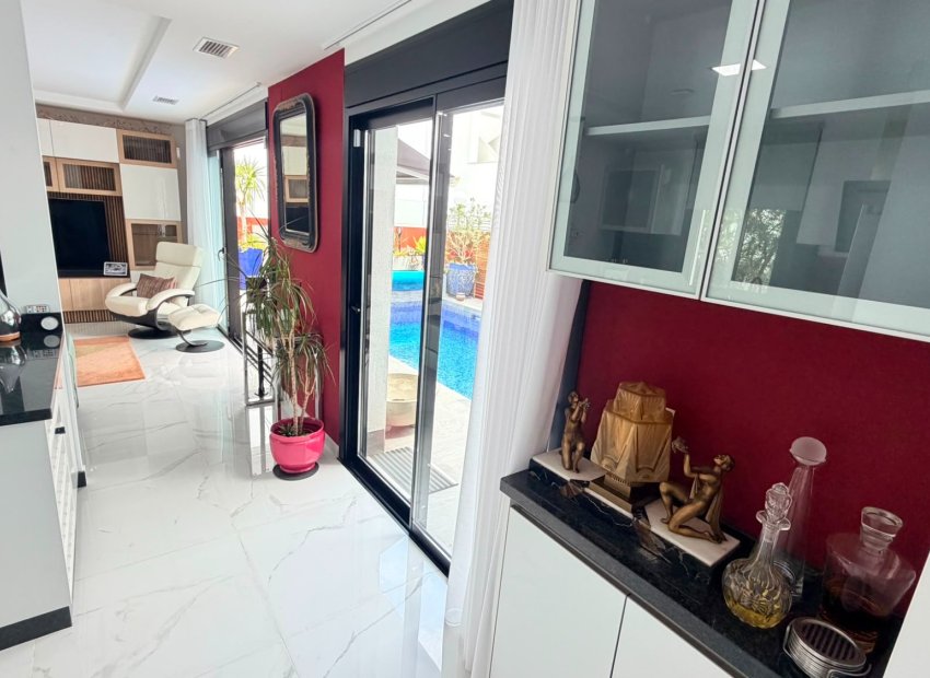 Herverkoop - Villa - Los Montesinos - La Herrada