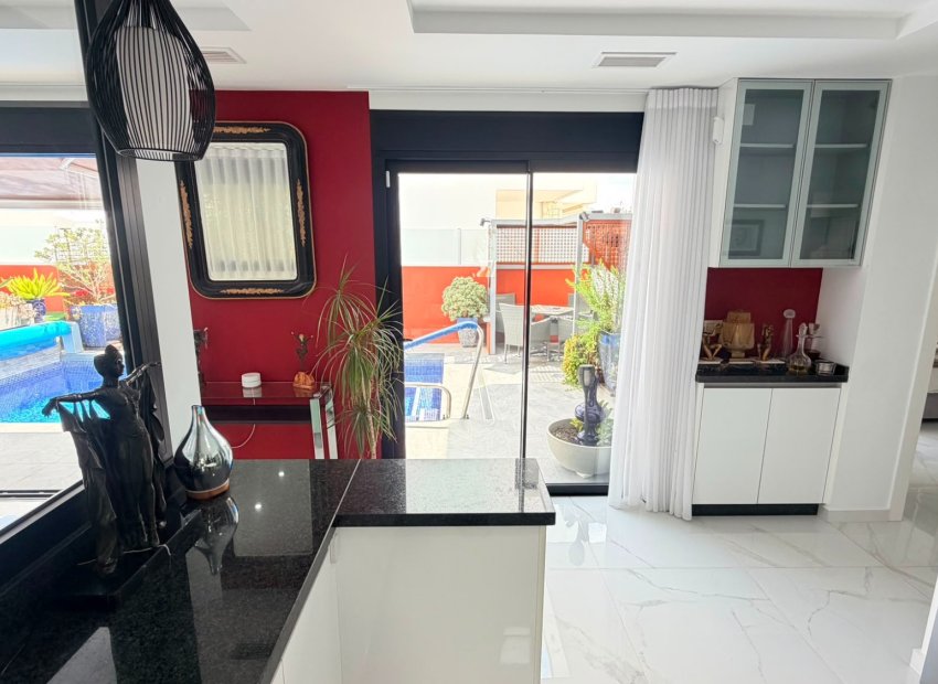 Herverkoop - Villa - Los Montesinos - La Herrada