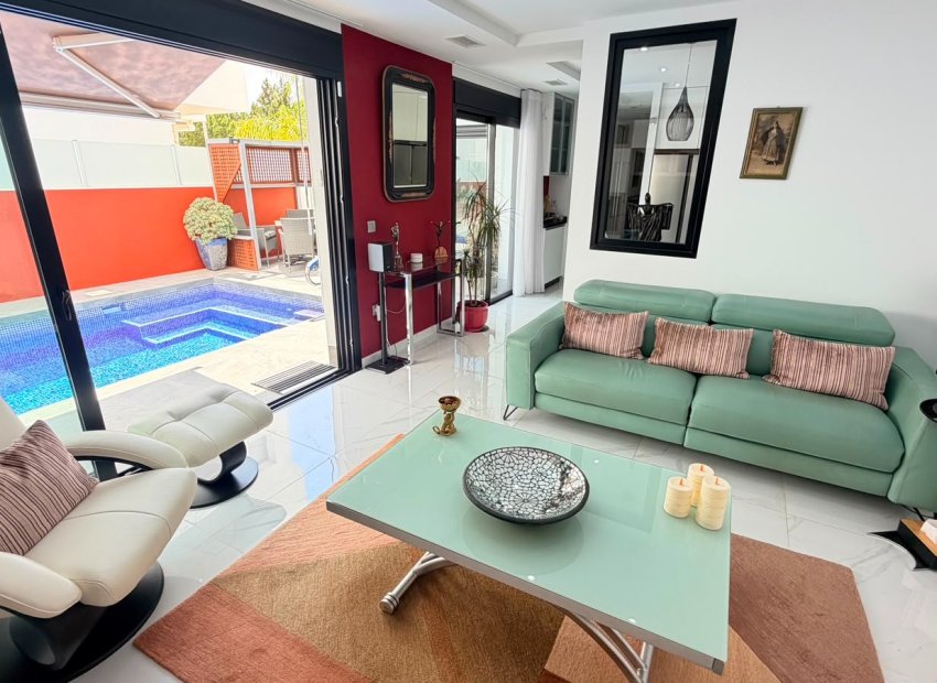 Herverkoop - Villa - Los Montesinos - La Herrada