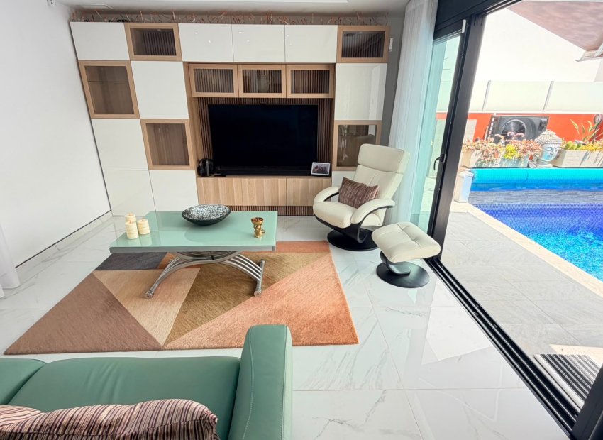 Herverkoop - Villa - Los Montesinos - La Herrada