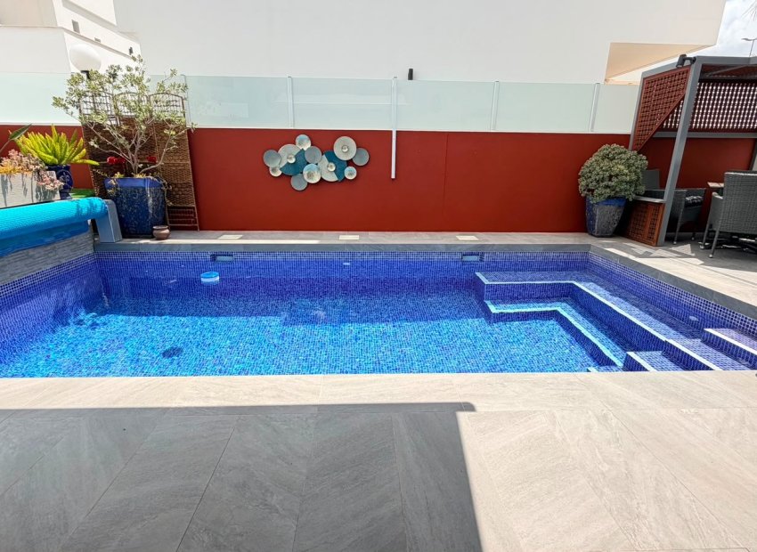 Herverkoop - Villa - Los Montesinos - La Herrada
