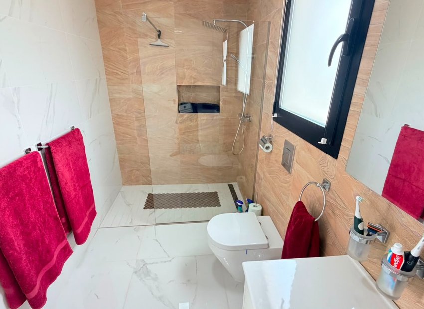 Herverkoop - Villa - Los Montesinos - La Herrada