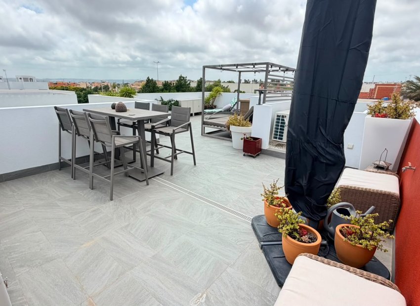 Herverkoop - Villa - Los Montesinos - La Herrada
