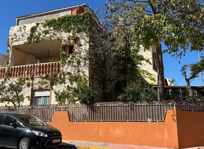 Herverkoop - Villa - Los Montesinos