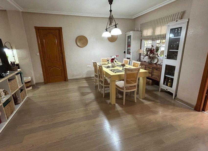 Herverkoop - Villa - Los Montesinos