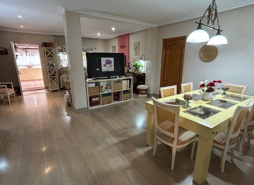 Herverkoop - Villa - Los Montesinos