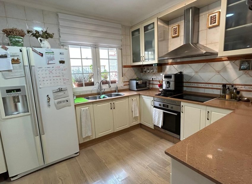 Herverkoop - Villa - Los Montesinos