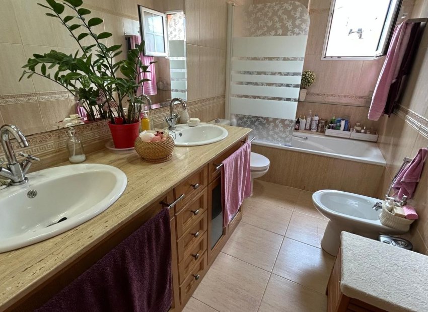 Herverkoop - Villa - Los Montesinos