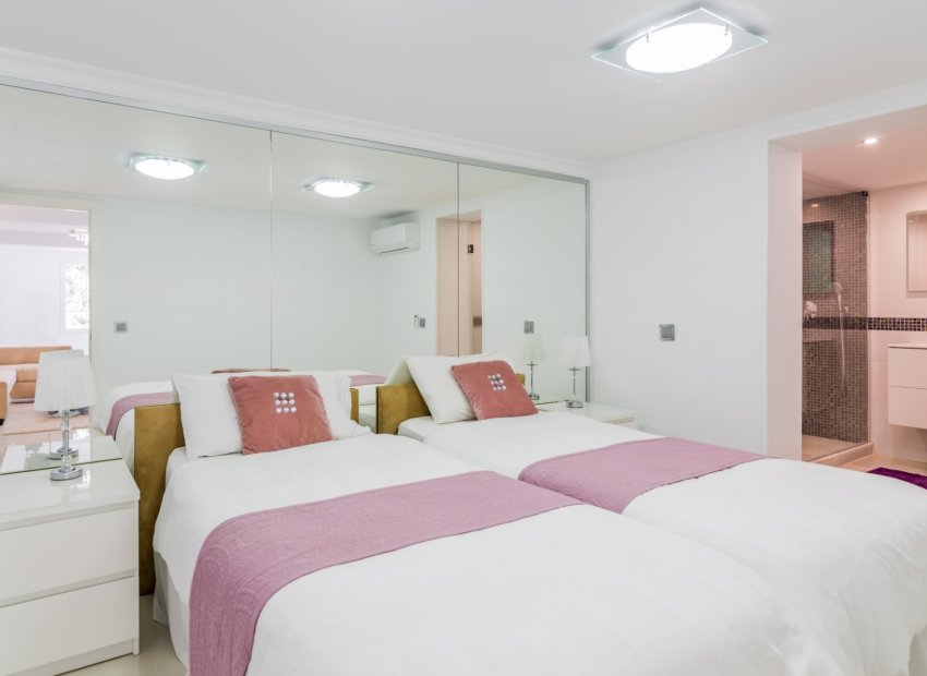 Herverkoop - Villa - Marbella - Elviria