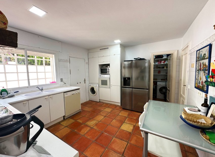 Herverkoop - Villa - Marbella - Las Chapas