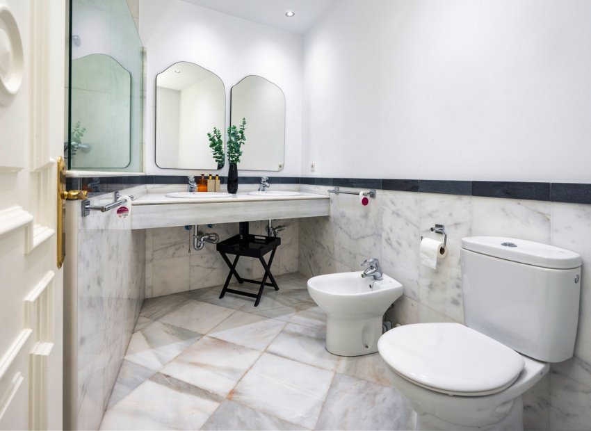 Herverkoop - Villa - Marbella - Nueva Andalucía