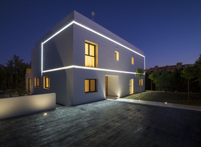 Herverkoop - Villa - Marbella - Nueva Andalucía