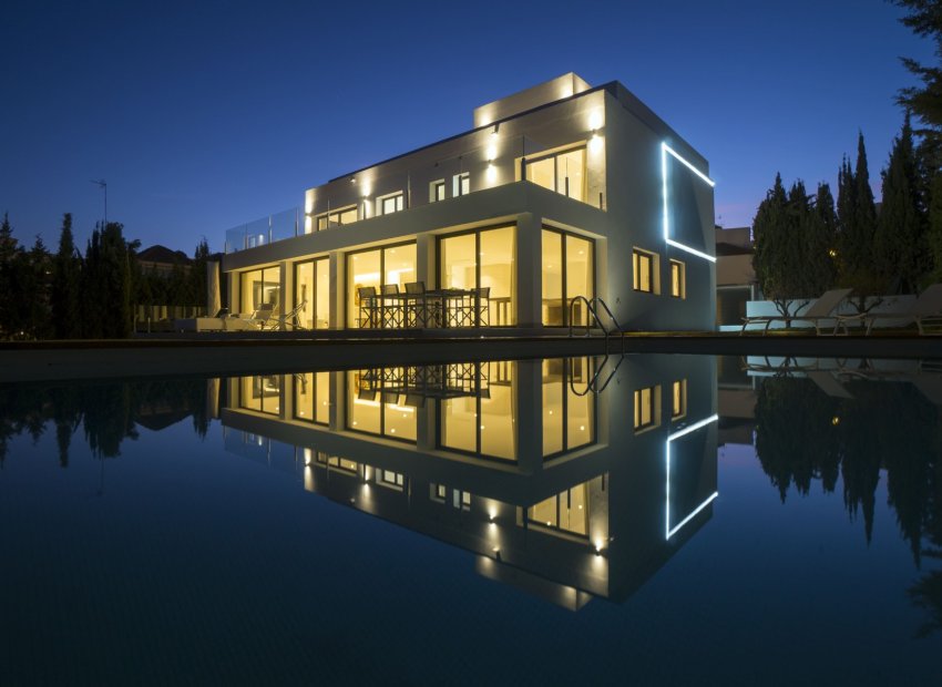 Herverkoop - Villa - Marbella - Nueva Andalucía