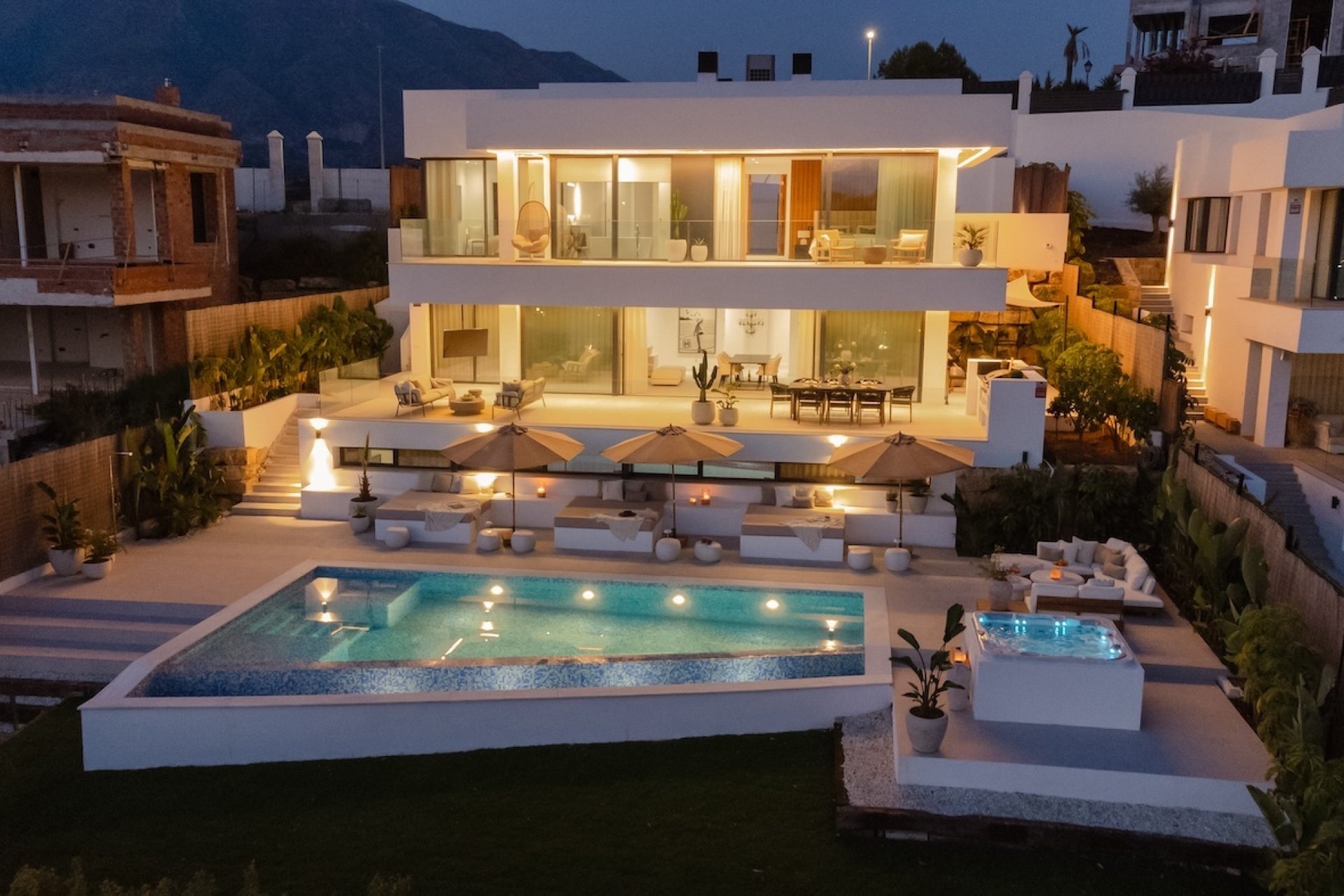 Herverkoop - Villa - Marbella - Nueva Andalucía