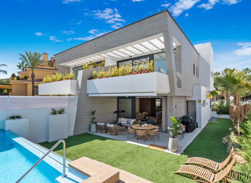 Herverkoop - Villa - Marbella - Puerto Banús