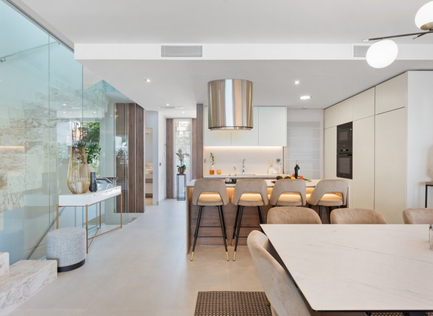 Herverkoop - Villa - Marbella - Puerto Banús