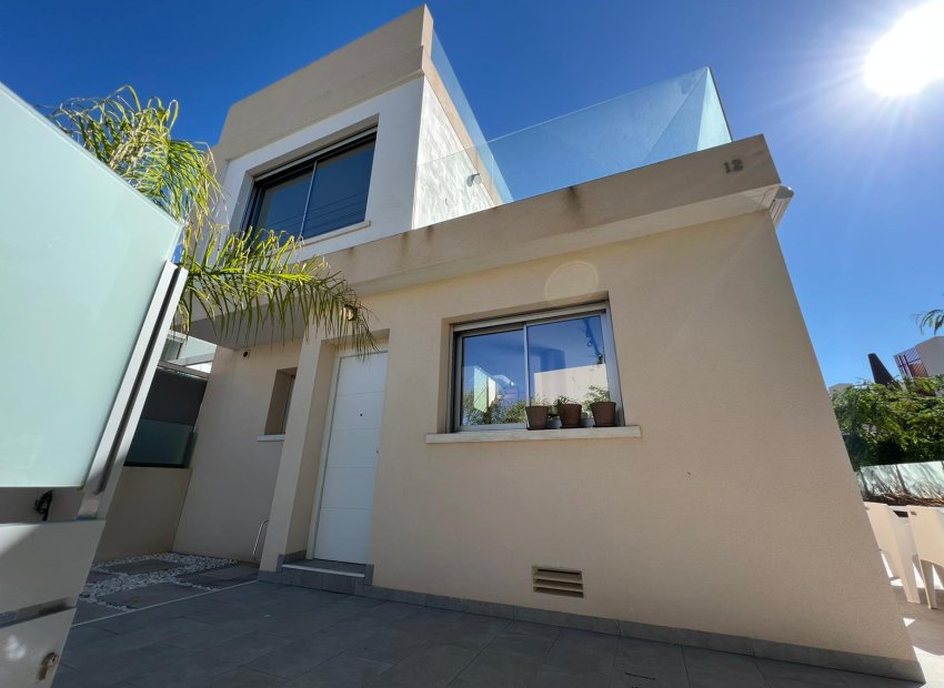 Herverkoop - Villa - Mil Palmeras - Costa Blanca Sur