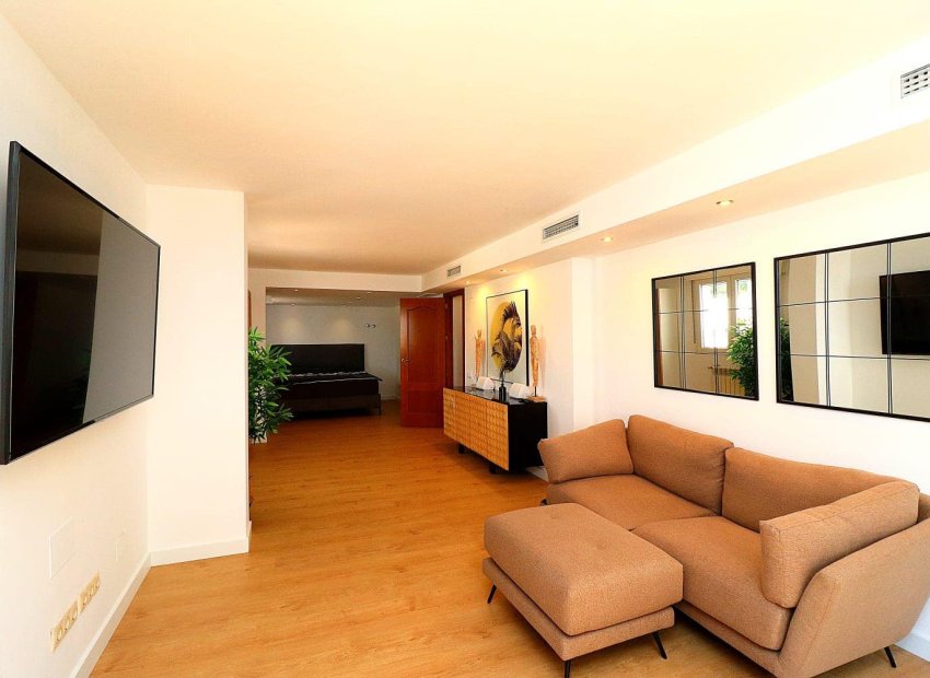 Herverkoop - Villa - Orihuela Costa - Campoamor