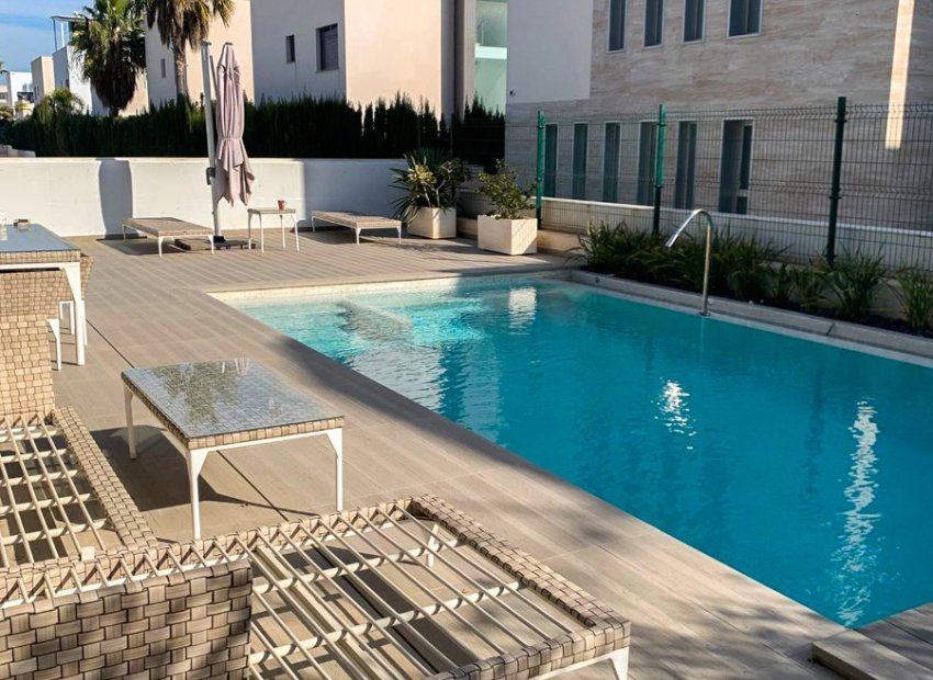 Herverkoop - Villa - Orihuela Costa - Campoamor