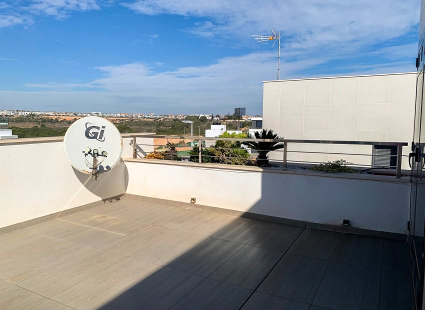 Herverkoop - Villa - Orihuela Costa - Campoamor