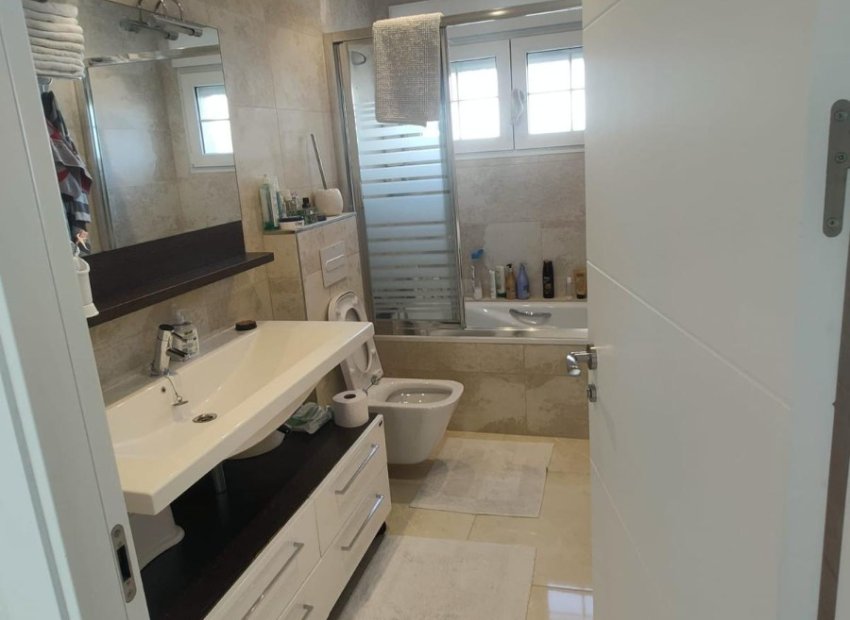 Herverkoop - Villa - Orihuela Costa - La Zenia