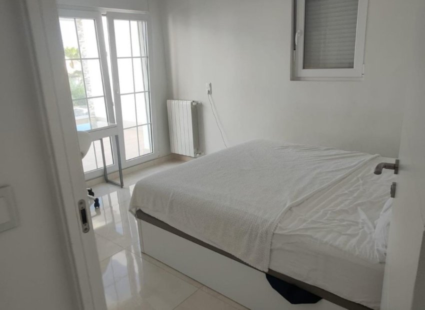 Herverkoop - Villa - Orihuela Costa - La Zenia