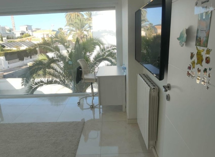 Herverkoop - Villa - Orihuela Costa - La Zenia