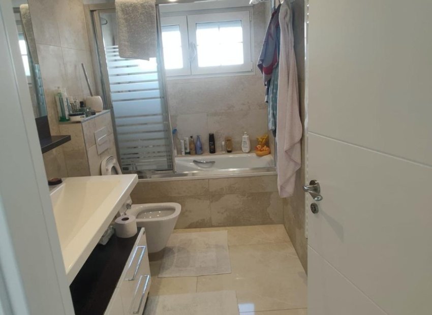 Herverkoop - Villa - Orihuela Costa - La Zenia