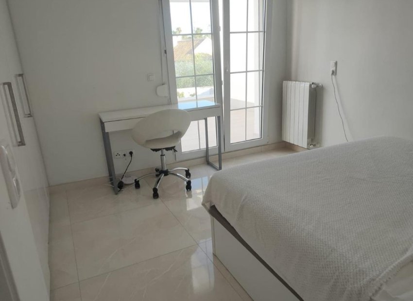 Herverkoop - Villa - Orihuela Costa - La Zenia