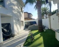 Herverkoop - Villa - Orihuela Costa - La Zenia