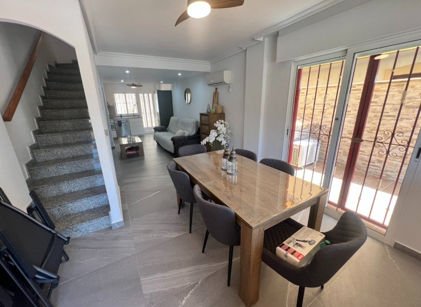 Herverkoop - Villa - Orihuela Costa - La Zenia