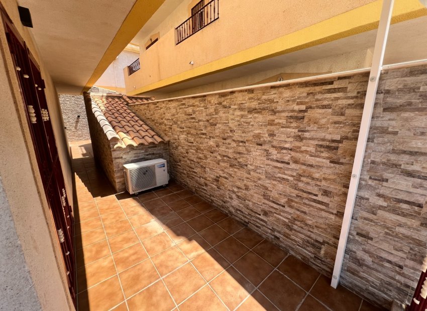 Herverkoop - Villa - Orihuela Costa - La Zenia